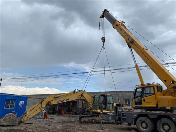 邹城市25吨吊车的工作半径是多少？