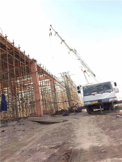 邹城市吊车作业的安全注意事项有哪些？