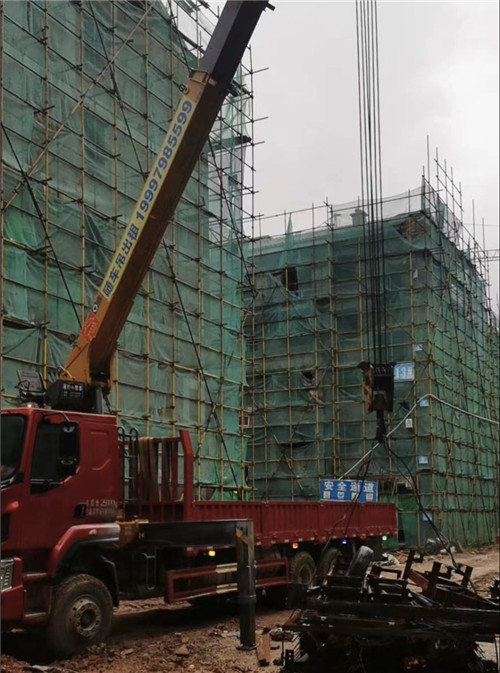 邹城市“慢工细活”—— 吊车的 “微动控制” 技术